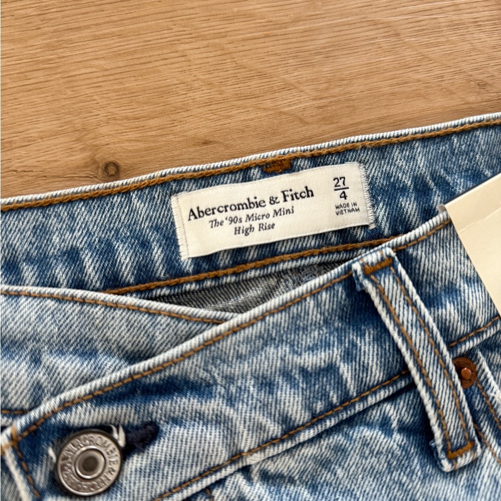 Abercrombie & Fitch Light Blue 90s Micro Mini High-Rise Denim Skirt 27 - Picture 2 of 6